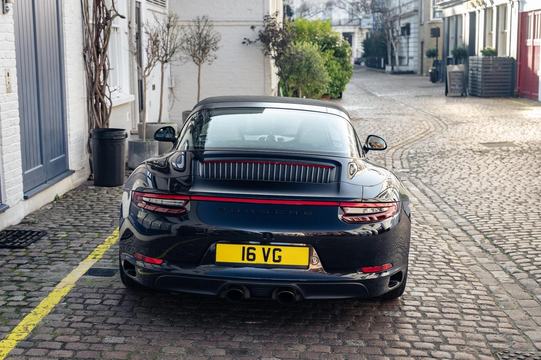 2018 Porsche 991 Carrera - Image 14 of 31