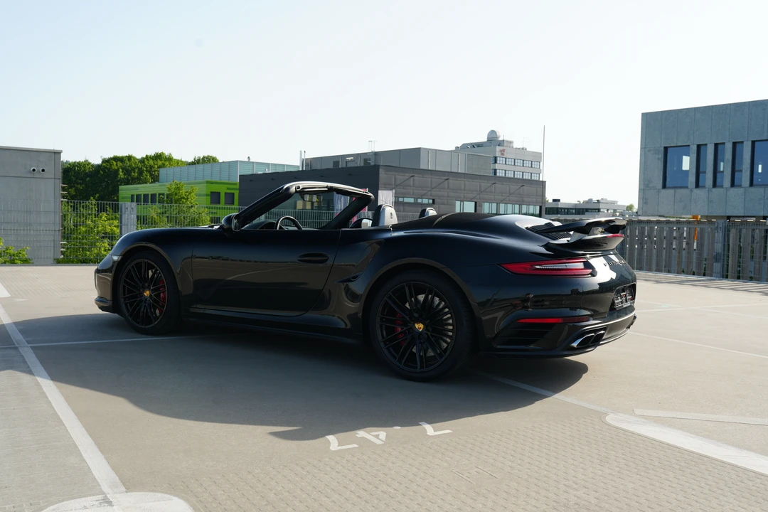 2018 Porsche 991 Turbo - Image 8 of 31