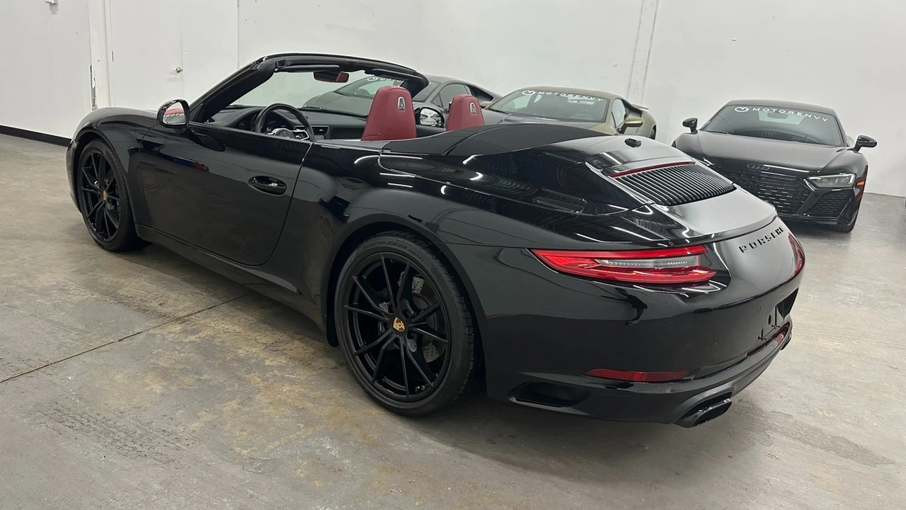 2018 Porsche 991 Carrera - Image 16 of 21