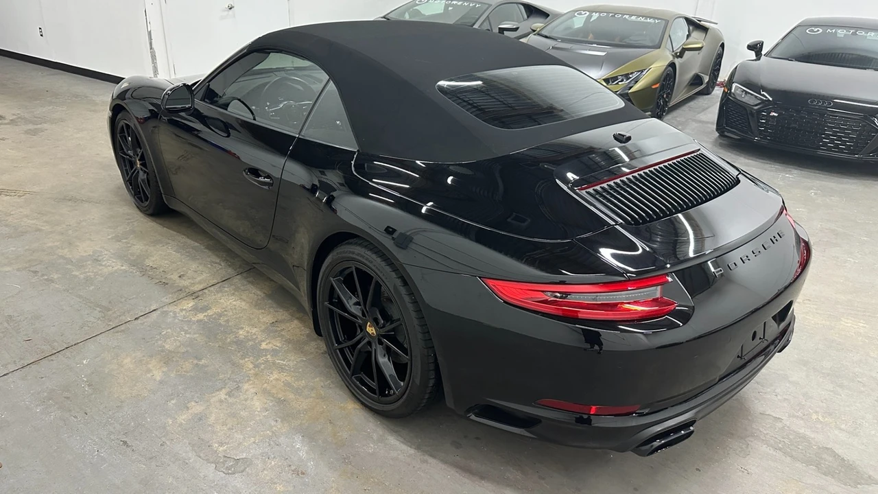 2018 Porsche 991 Carrera - Image 15 of 21