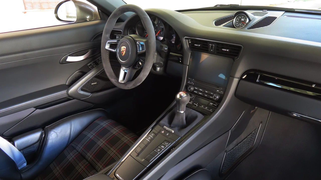 2018 Porsche 991 Carrera T - Image 14 of 19