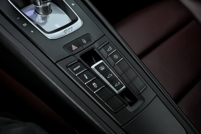 2018 Porsche 991 Carrera - Image 28 of 31