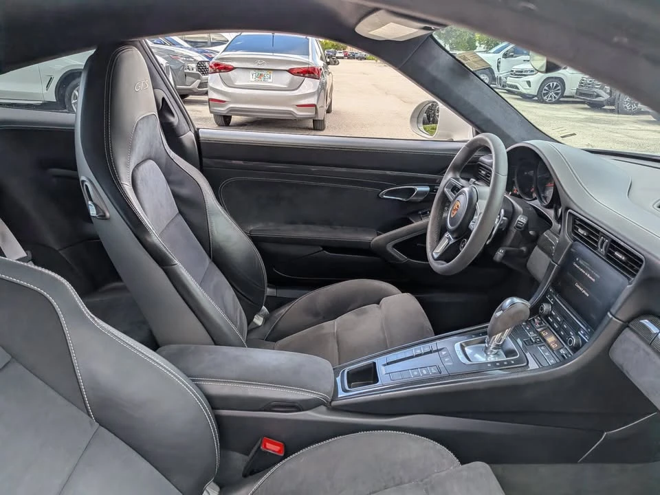 2018 Porsche 911 - Image 13 of 20
