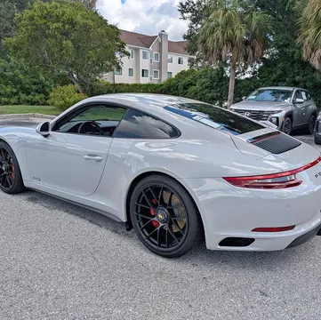 2018 Porsche 911 Carrera 4 GTS