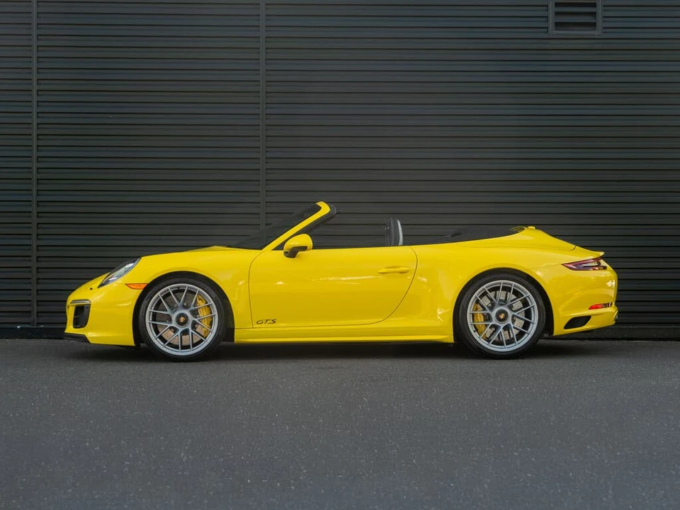 2018 Porsche 911 - Image 2 of 31