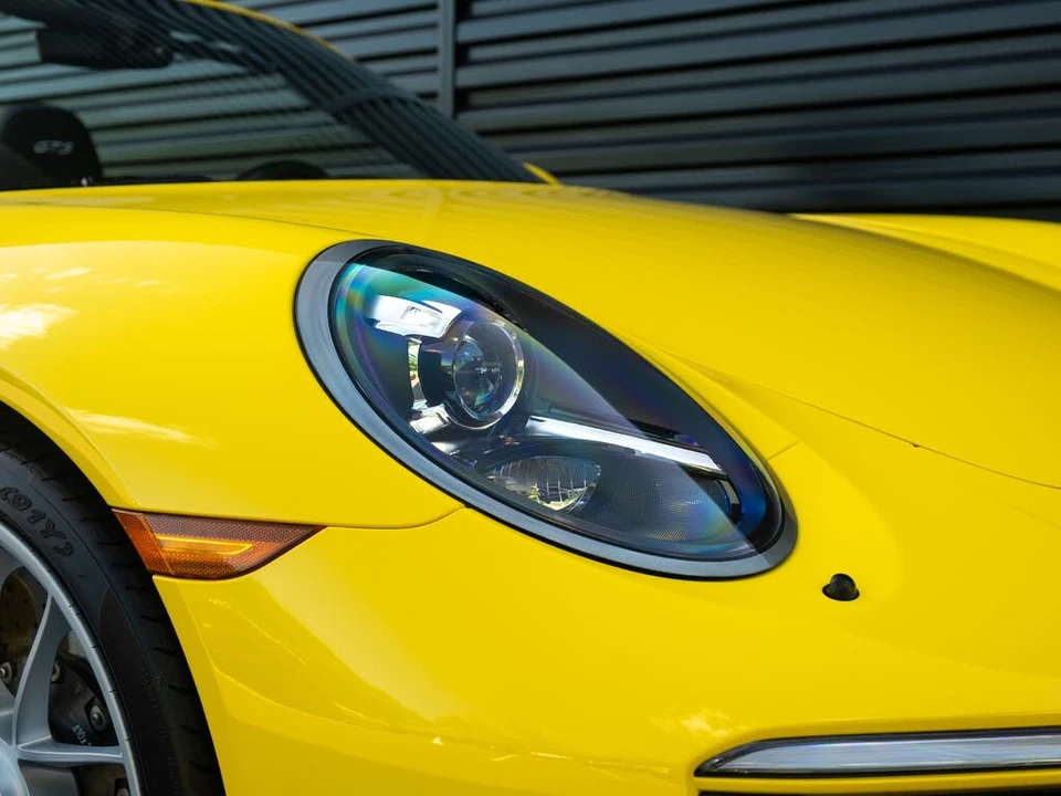 2018 Porsche 911 - Image 16 of 31
