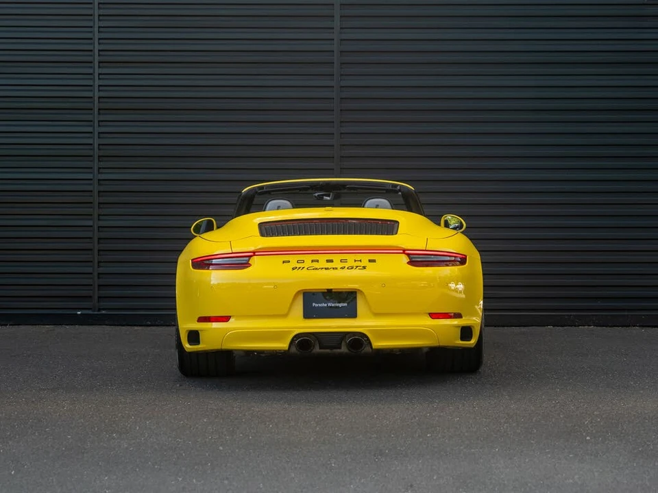 2018 Porsche 911 - Image 7 of 31