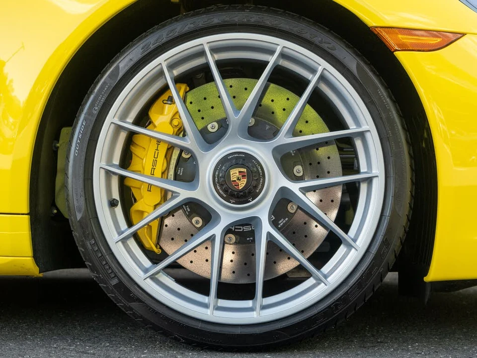 2018 Porsche 911 - Image 15 of 31