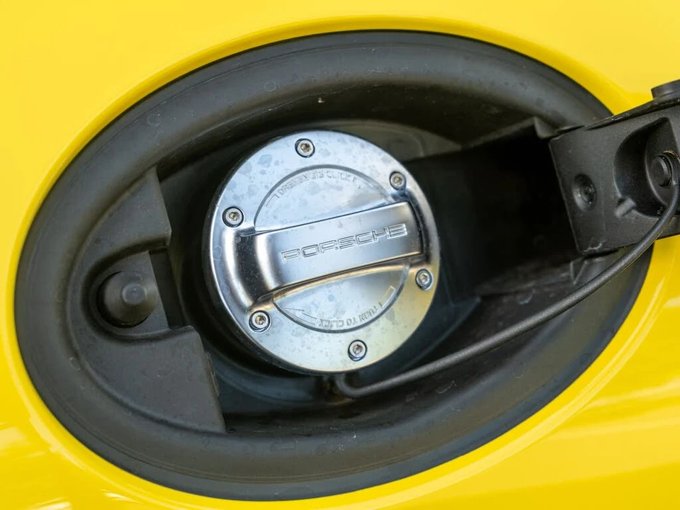 2018 Porsche 911 - Image 17 of 31