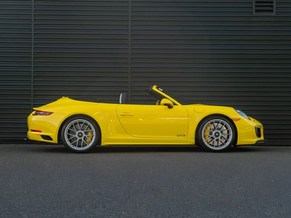 2018 Porsche 911 - Image 9 of 31