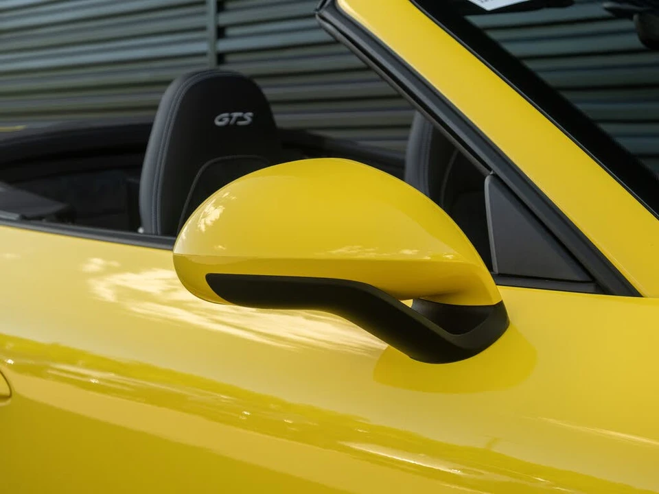 2018 Porsche 911 - Image 18 of 31