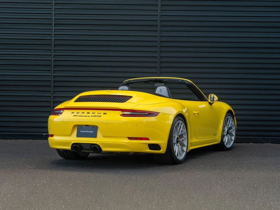 2018 Porsche 911 - Image 8 of 31