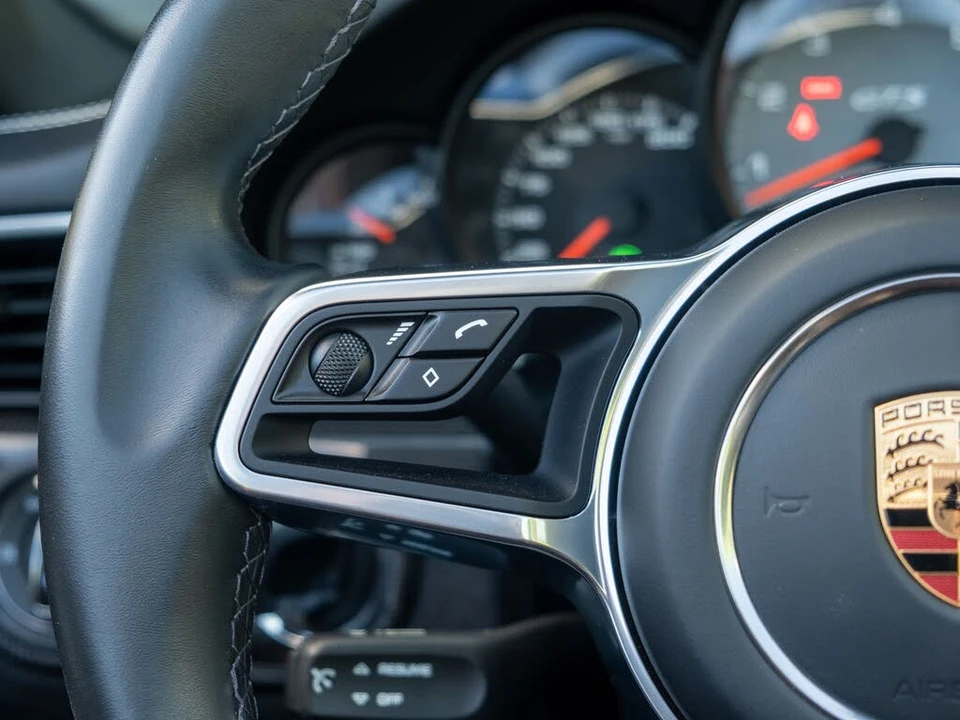 2018 Porsche 911 - Image 29 of 31