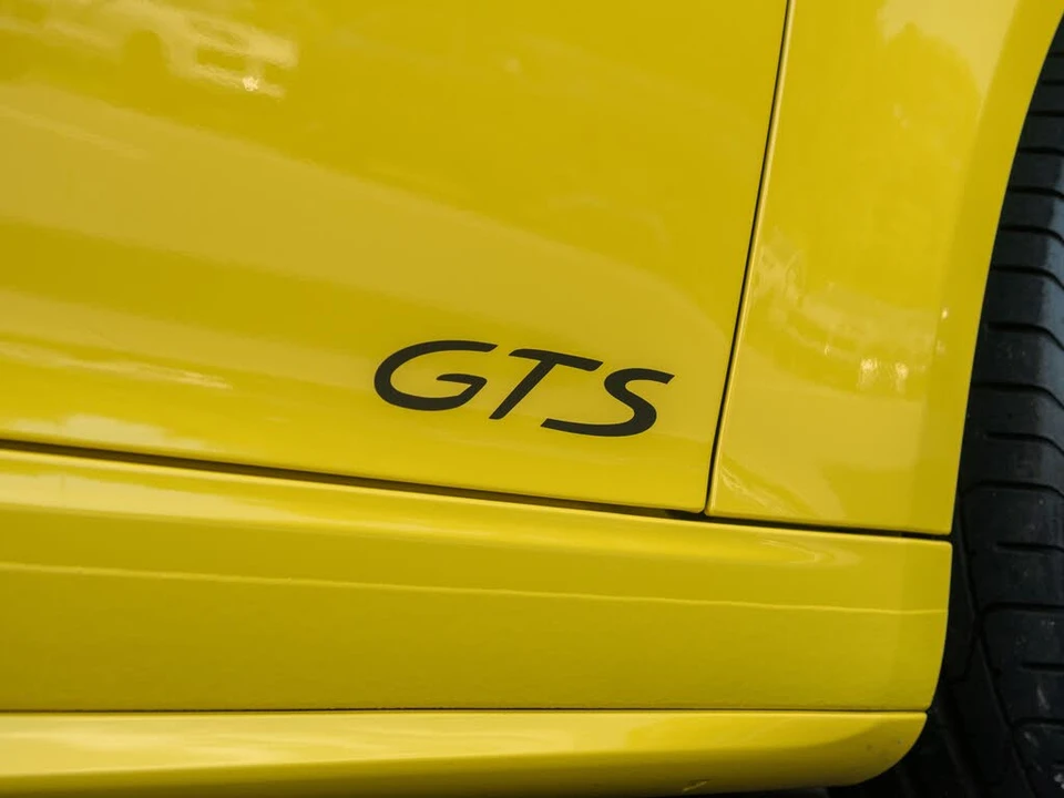 2018 Porsche 911 - Image 19 of 31
