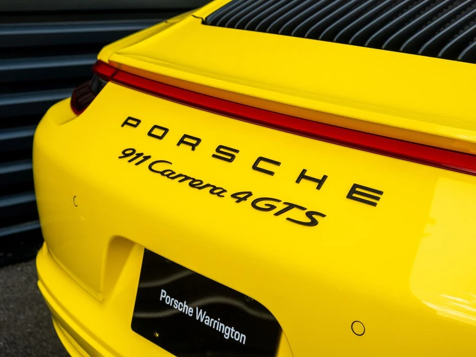 2018 Porsche 911 - Image 20 of 31