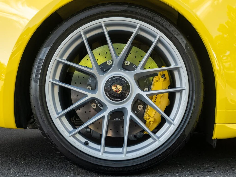 2018 Porsche 911 - Image 14 of 31