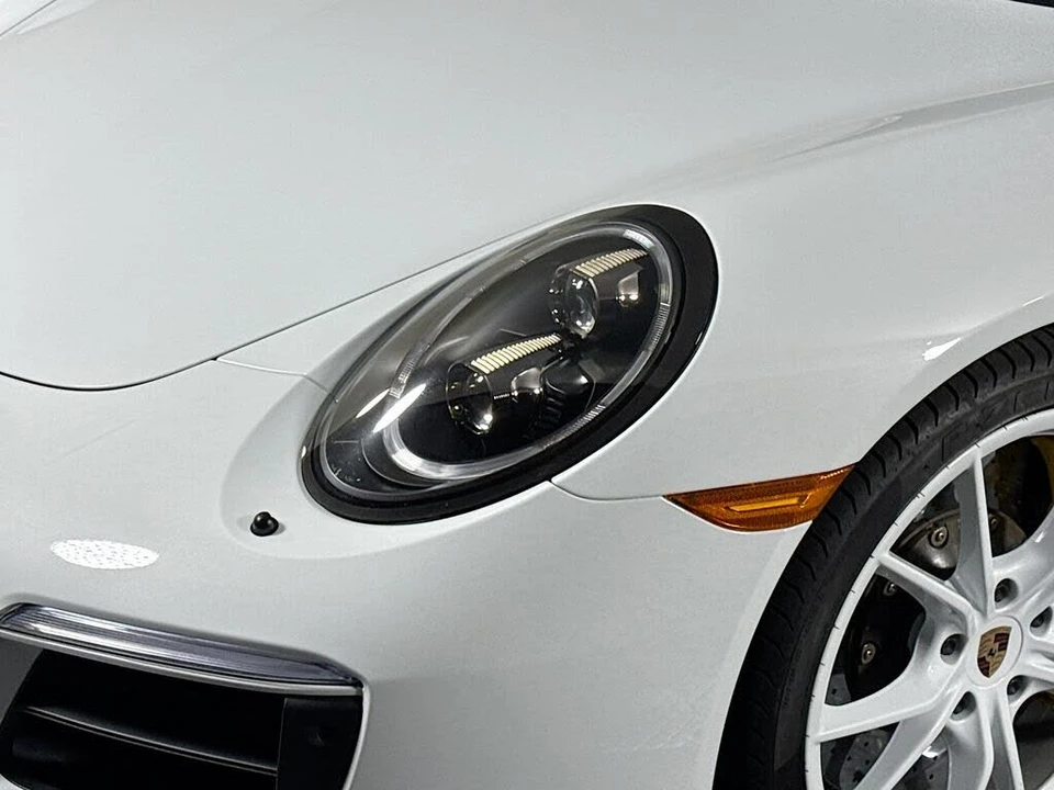 2018 Porsche 911 - Image 24 of 30