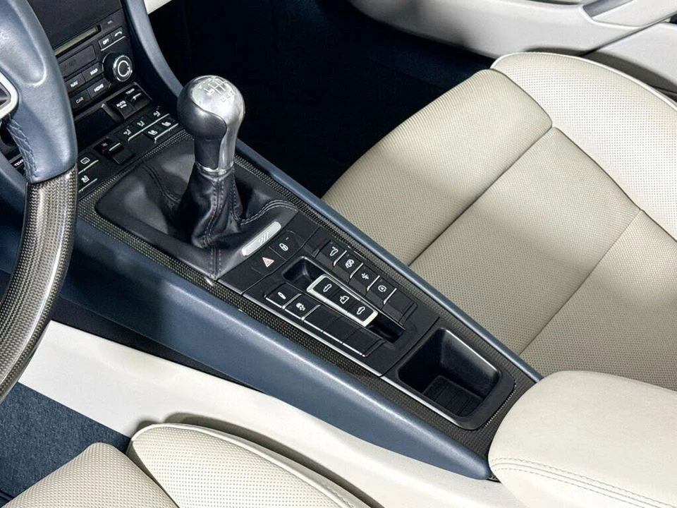 2018 Porsche 911 - Image 16 of 30