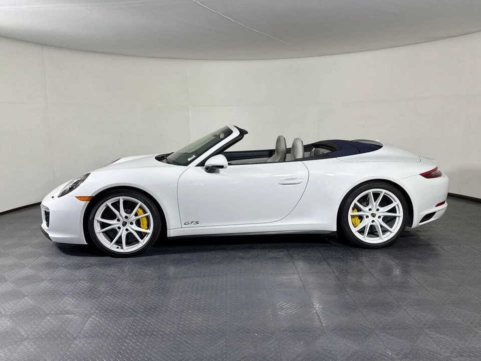 2018 Porsche 911 - Image 2 of 30