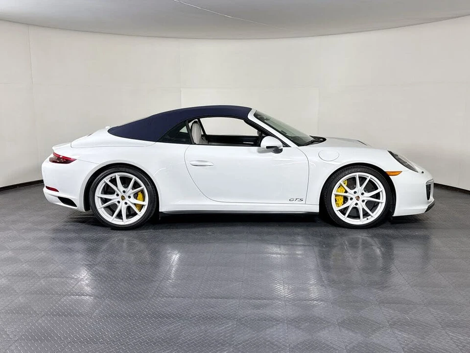2018 Porsche 911 - Image 8 of 30