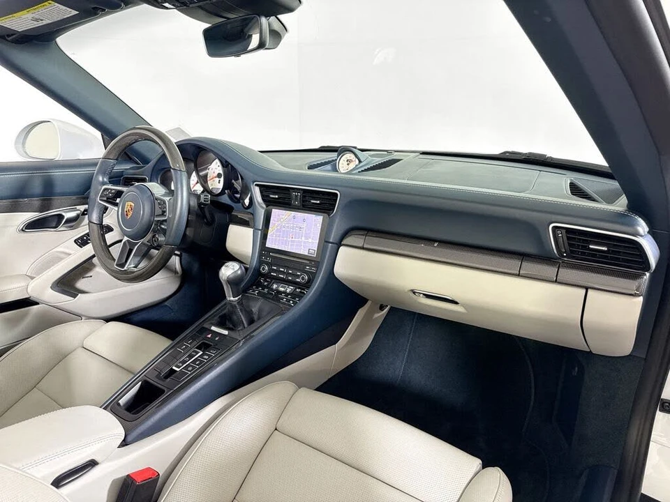 2018 Porsche 911 - Image 18 of 30