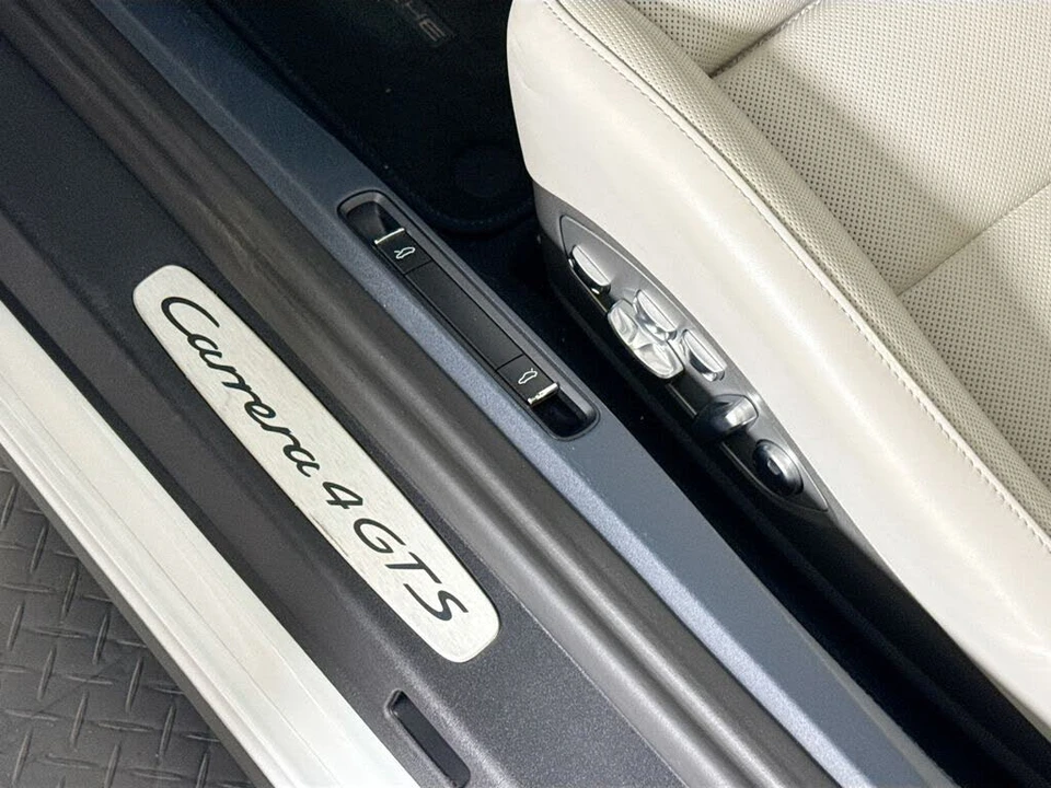2018 Porsche 911 - Image 22 of 30