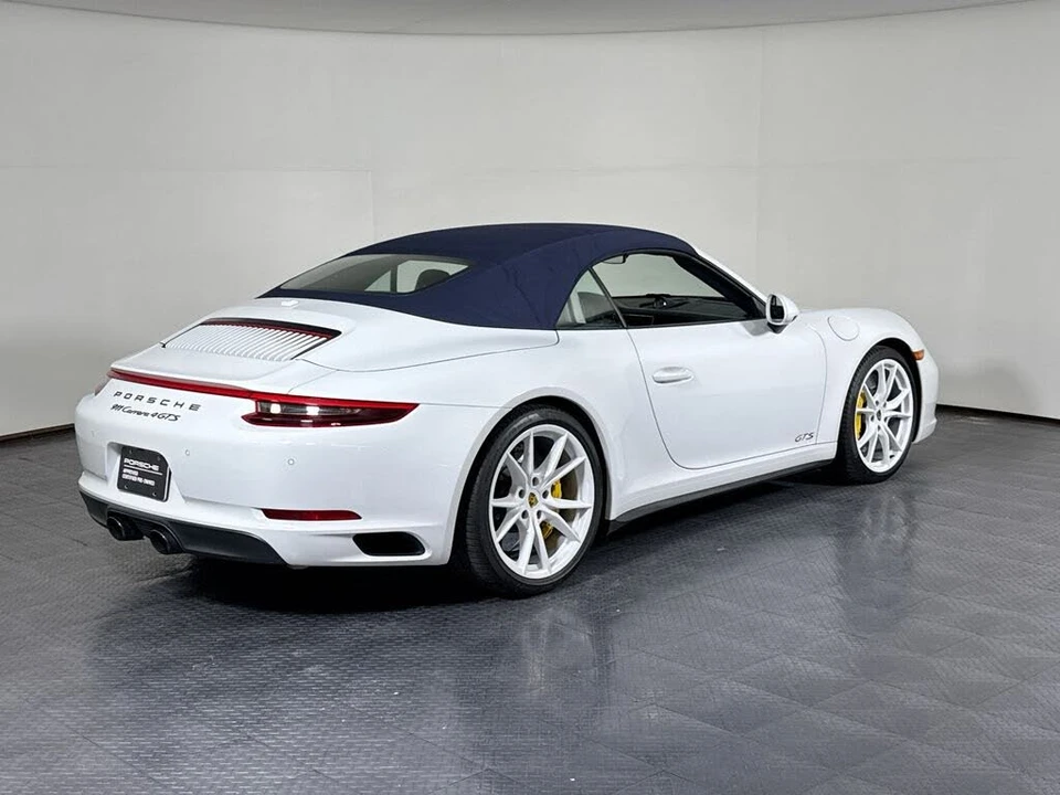 2018 Porsche 911 - Image 7 of 30