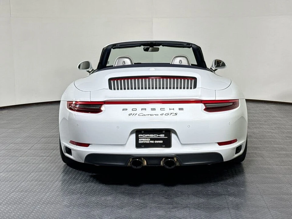 2018 Porsche 911 - Image 6 of 30