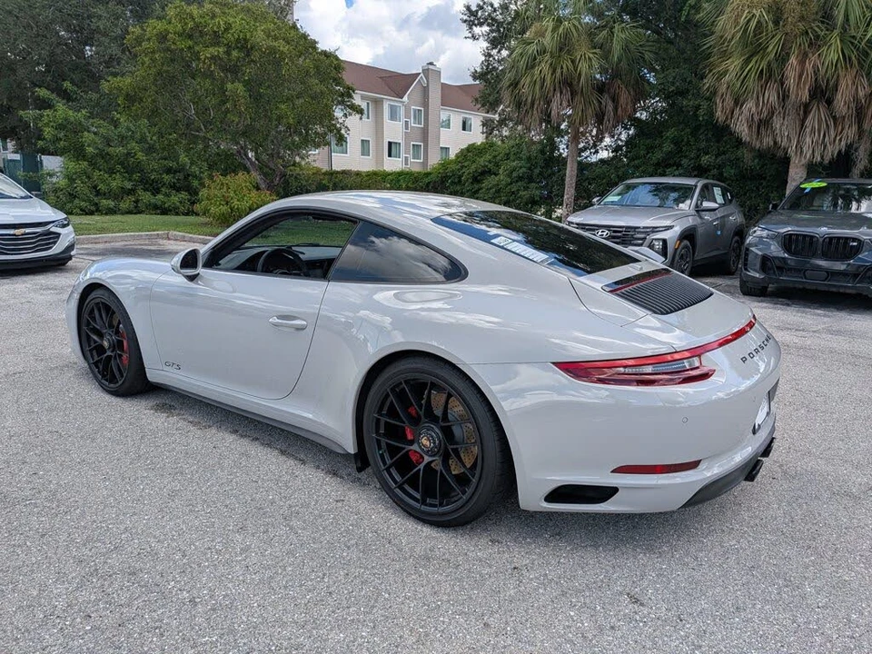 2018 Porsche 911 - Image 6 of 30