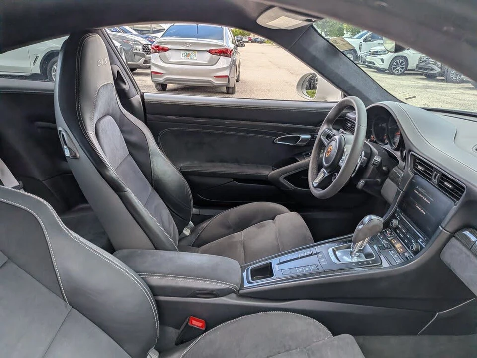 2018 Porsche 911 - Image 15 of 30