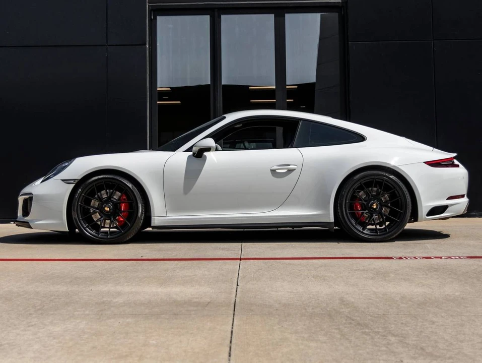 2018 Porsche 911 - Image 2 of 5