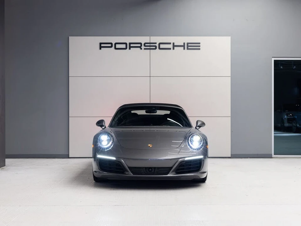 2018 Porsche 991 Carrera 4S - Image 12 of 31