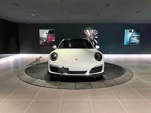 2018 Porsche 911 Carrera 4S