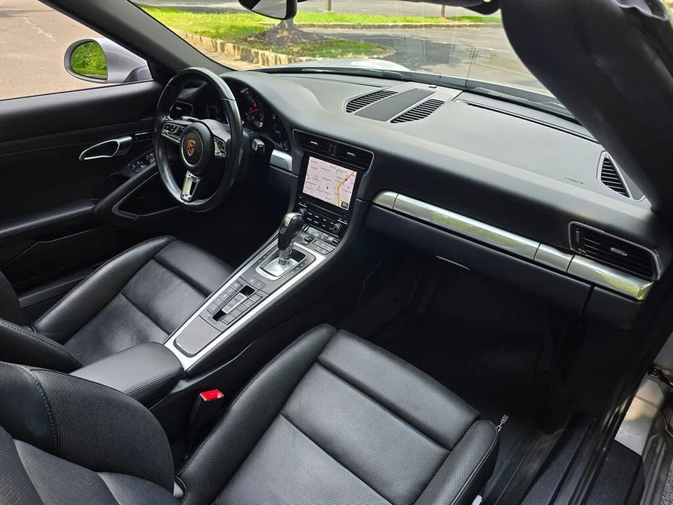 2018 Porsche 991 Carrera - Image 28 of 31