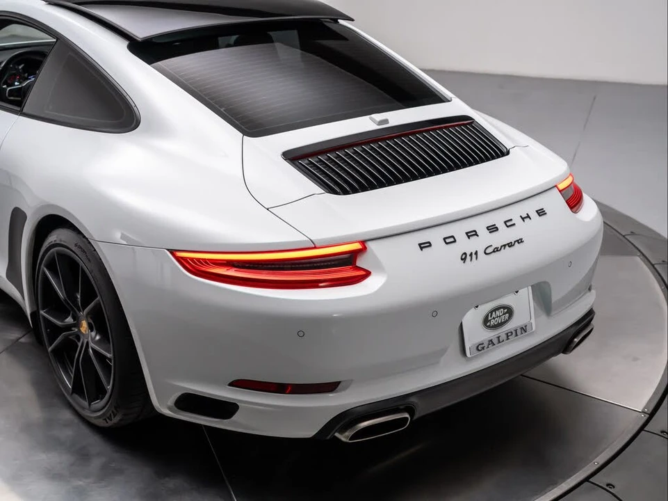2018 Porsche 991 Carrera - Image 27 of 31