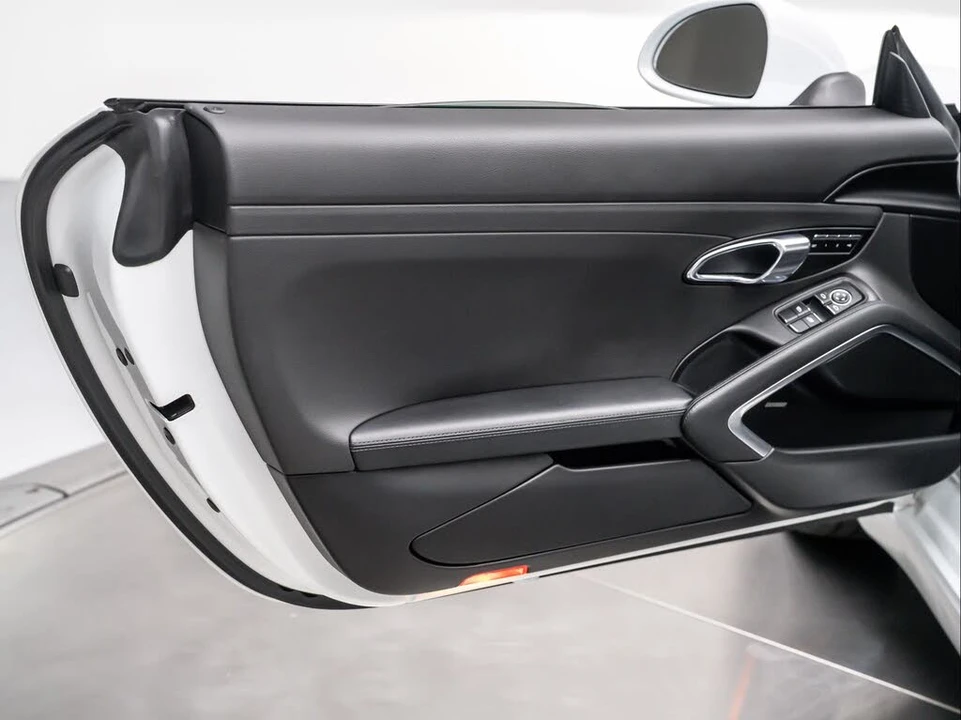 2018 Porsche 991 Carrera - Image 25 of 31
