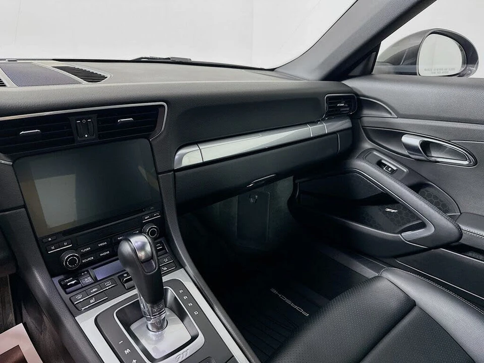 2018 Porsche 991 Carrera - Image 16 of 18