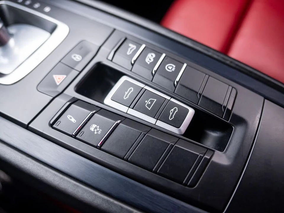 2018 Porsche 991 Carrera GTS - Image 26 of 31