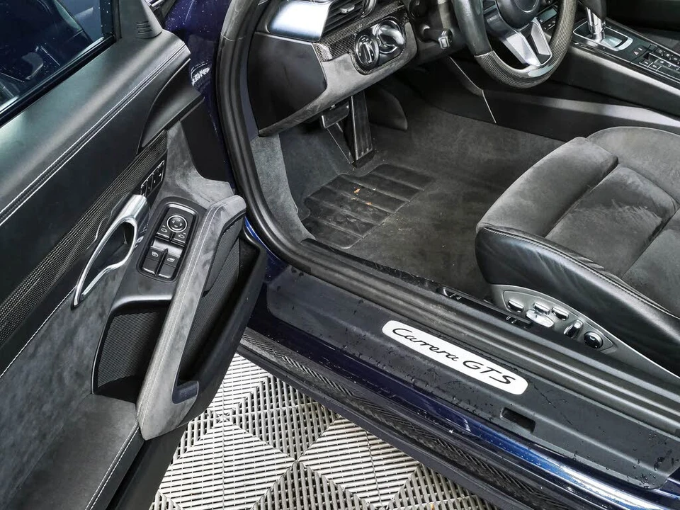 2018 Porsche 991 Carrera GTS - Image 8 of 31
