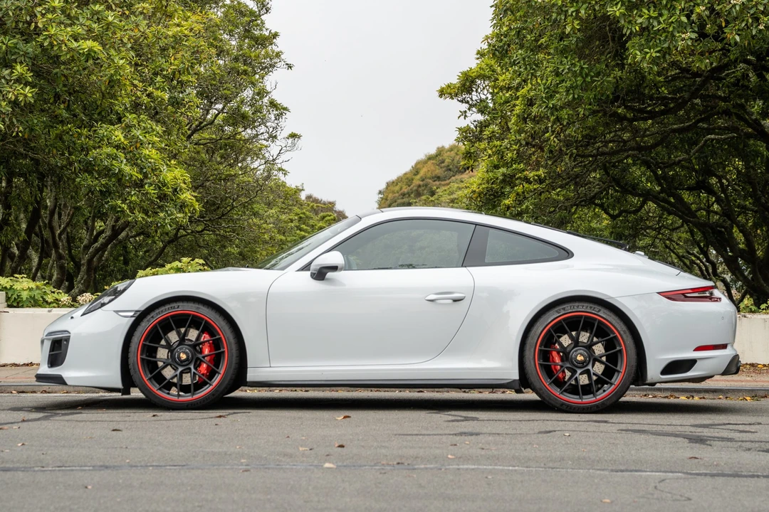 2018 Porsche 991 Carrera GTS - Image 8 of 31