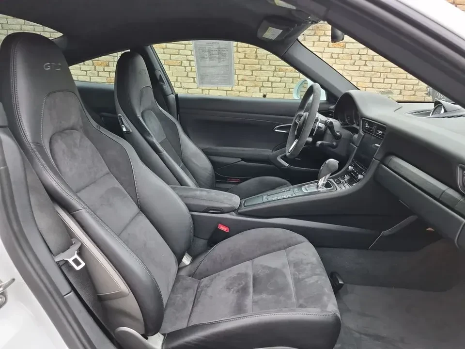 2018 Porsche 991 Carrera GTS - Image 6 of 11