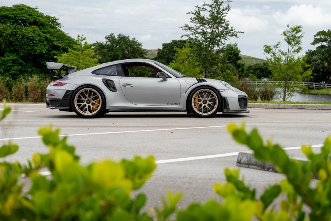 2018 Porsche - Image 10 of 31