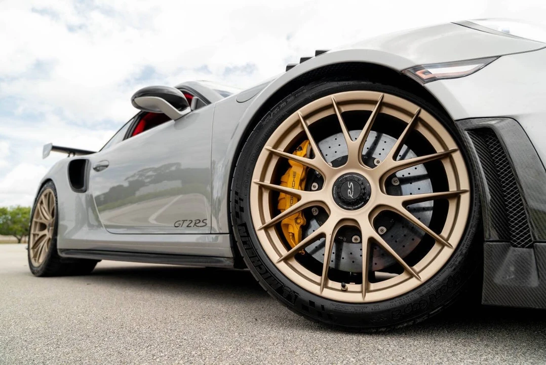 2018 Porsche - Image 25 of 31