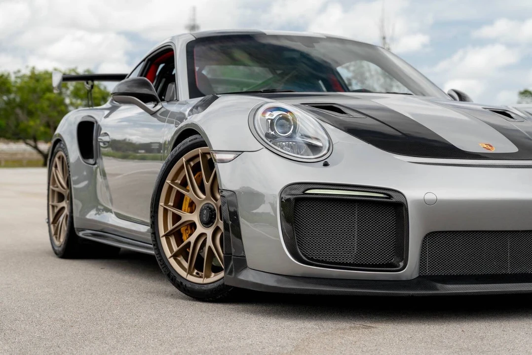 2018 Porsche - Image 14 of 31