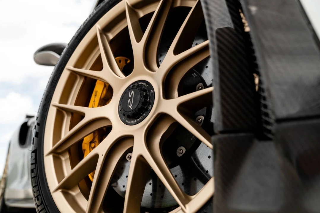 2018 Porsche - Image 26 of 31