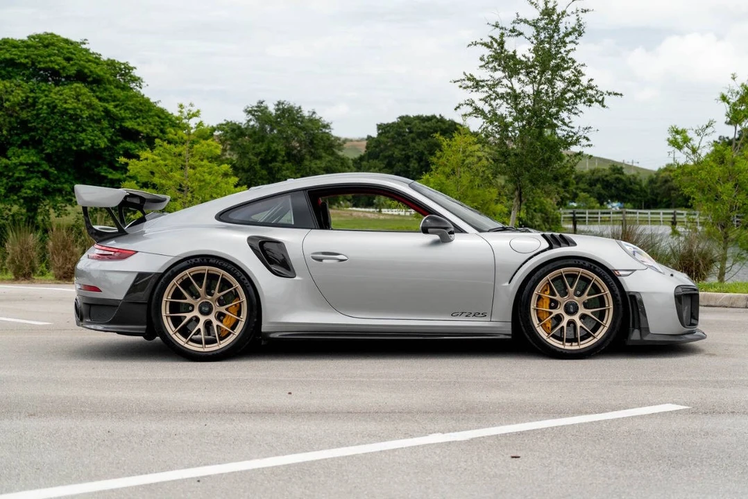 2018 Porsche - Image 9 of 31