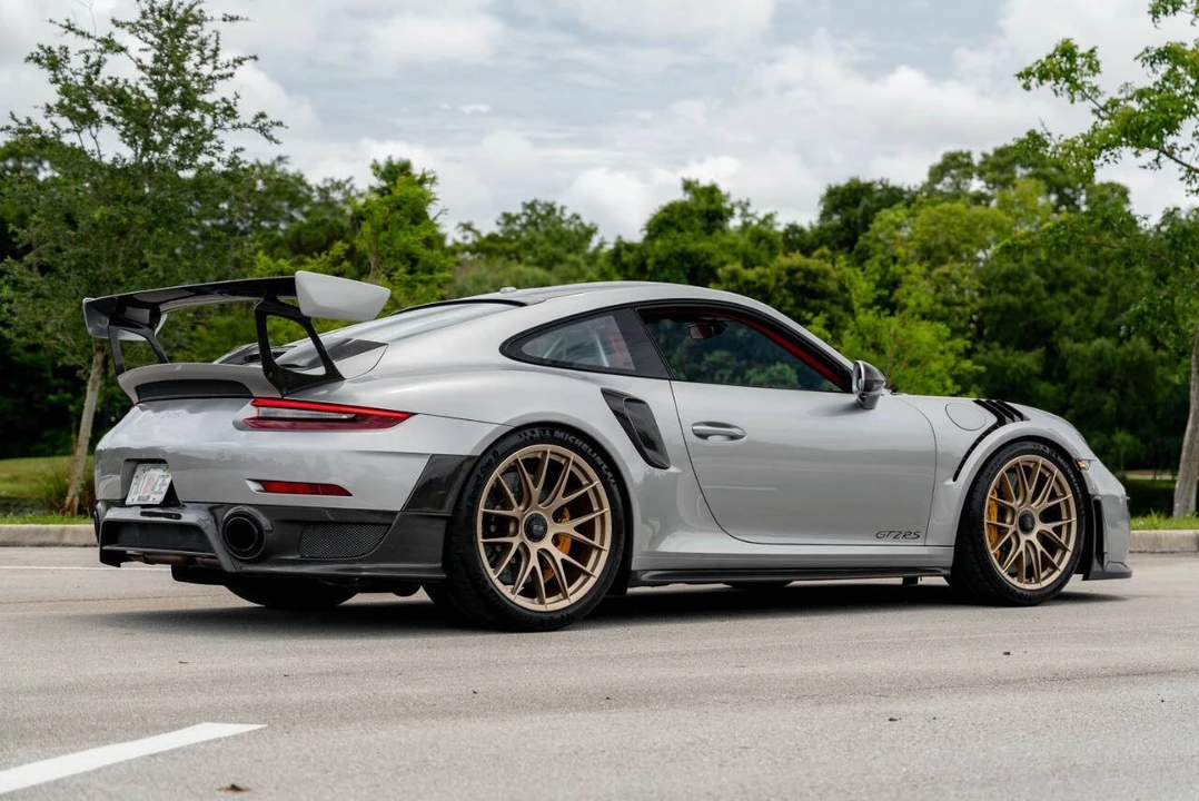 2018 Porsche - Image 8 of 31