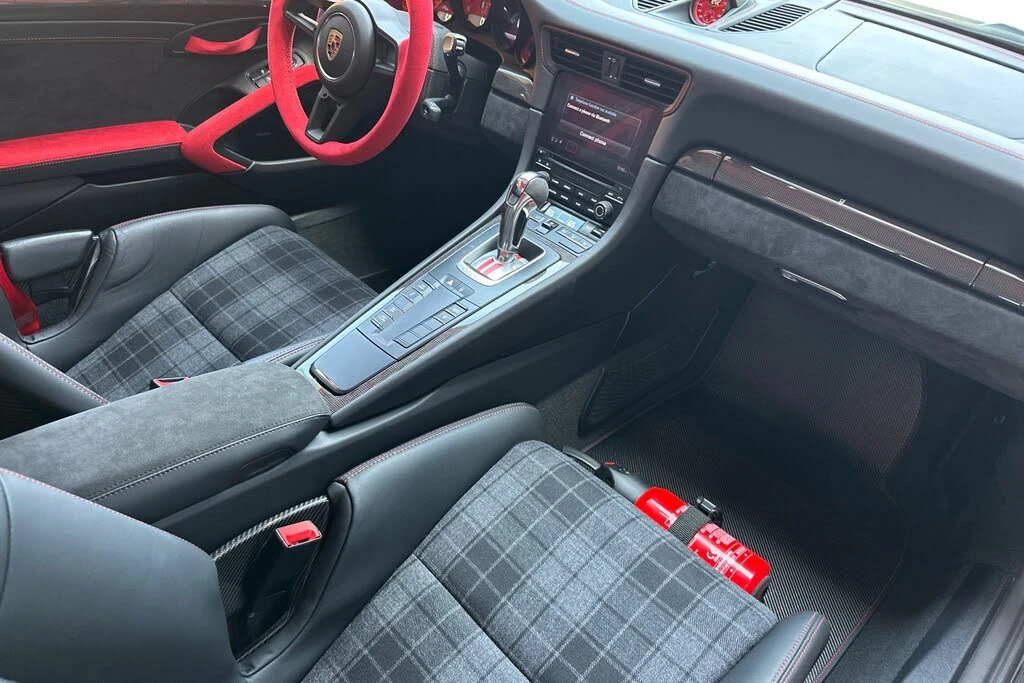 2018 Porsche 991 GT2 RS - Image 16 of 31