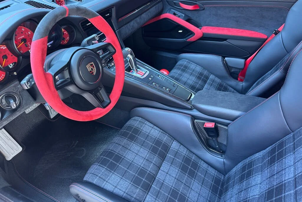 2018 Porsche 991 GT2 RS - Image 4 of 31