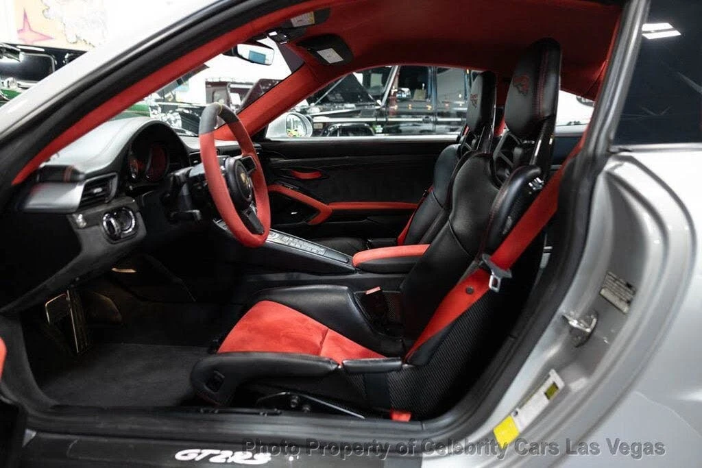2018 Porsche 991 GT2 RS - Image 2 of 31
